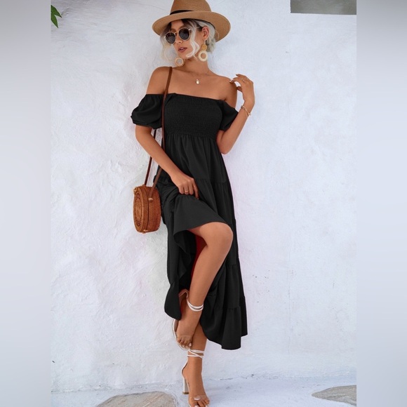 Tired Midi Dress with Short Sleeves and Smocked - Picture 2 of 5